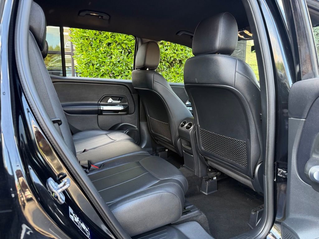 Used 2023 Mercedes-Benz GLB 250 w/ Premium Package image 37