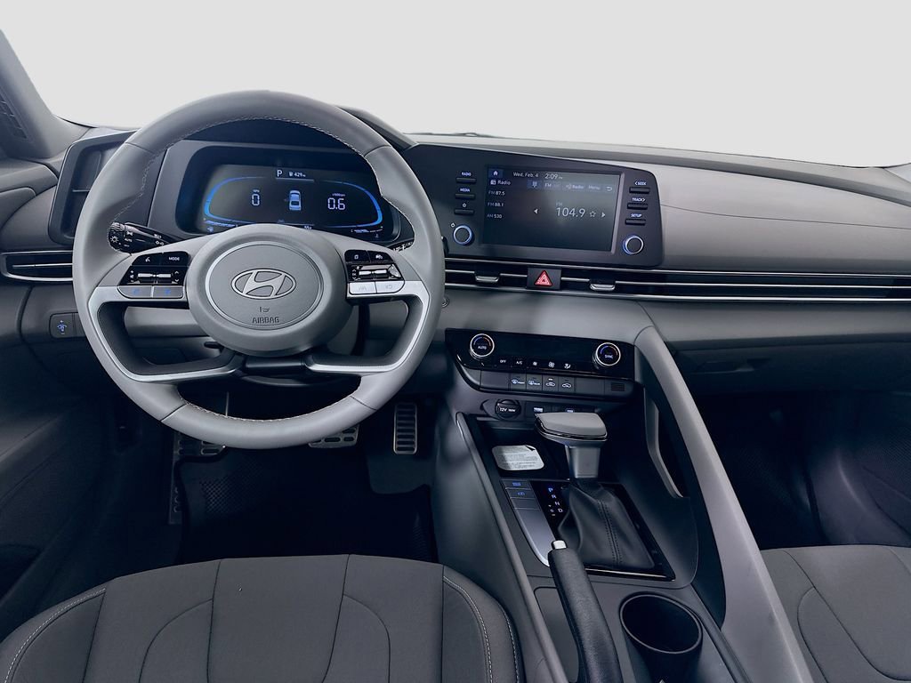 New 2026 Hyundai Elantra Sport FWD image 17