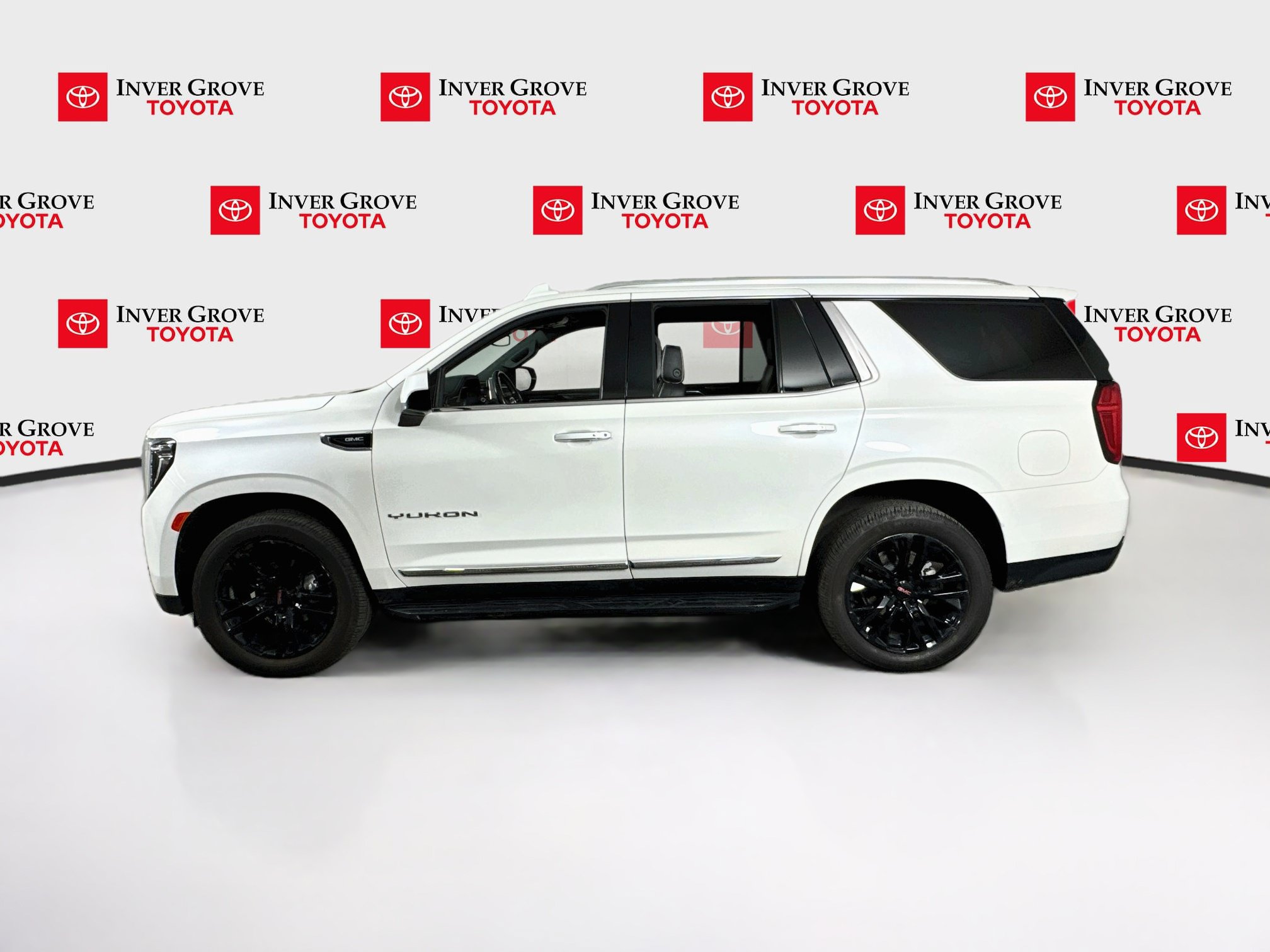 Used 2023 GMC Yukon SLT AWD/4WD image 8