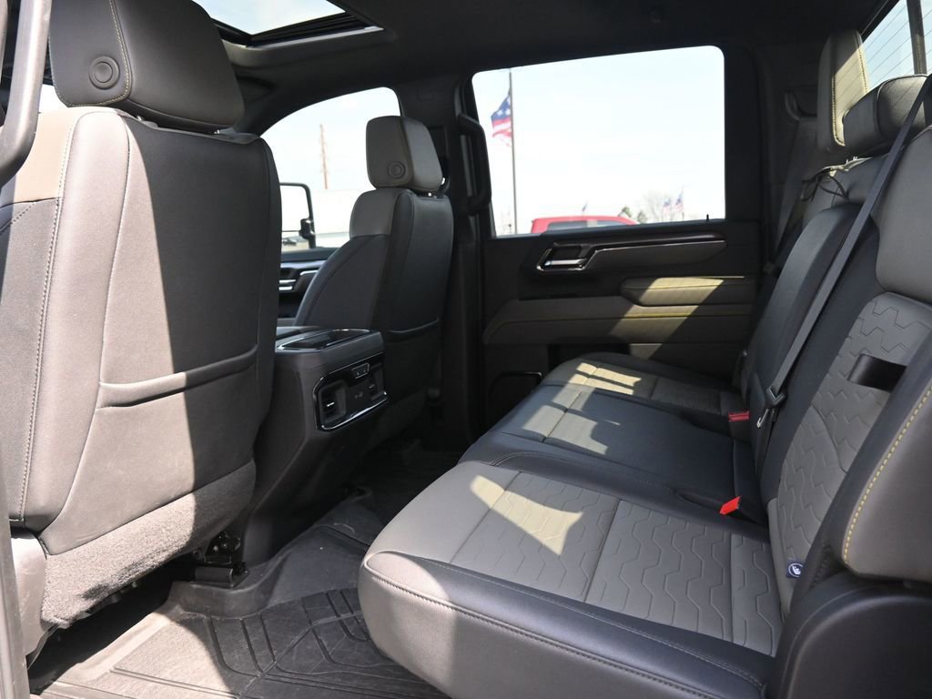 Used 2024 Chevrolet Silverado 2500 ZR2 w/ Technology Package image 17