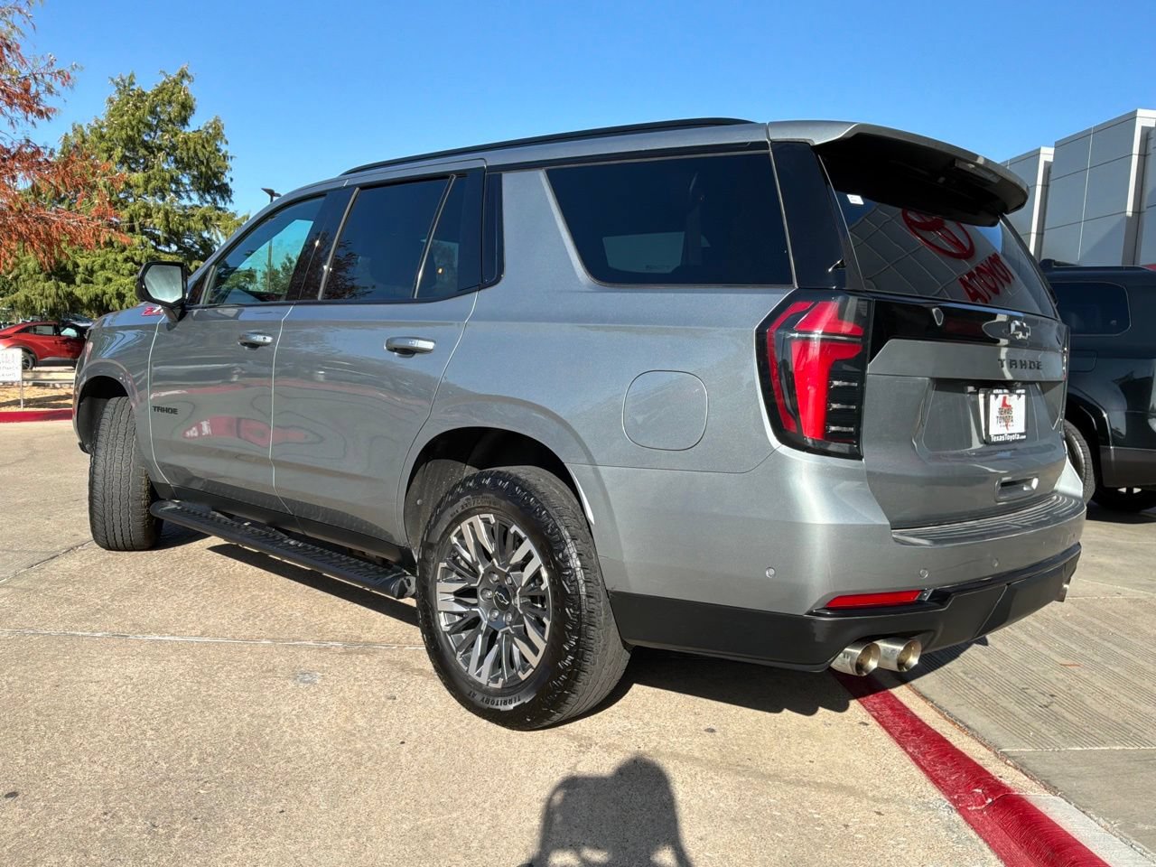 Used 2025 Chevrolet Tahoe Z71 AWD/4WD image 8