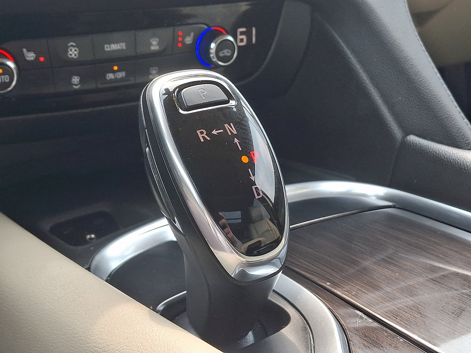 Used 2019 Buick Enclave Essence AWD/4WD image 17