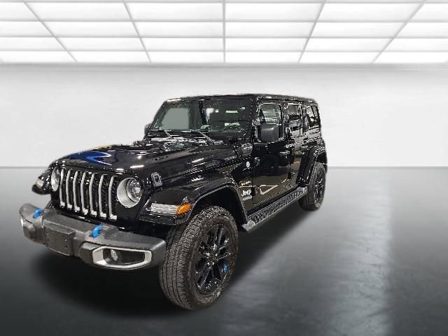 Used 2023 Jeep Wrangler Unlimited Sahara w/ Cold Weather Group AWD/4WD image 9