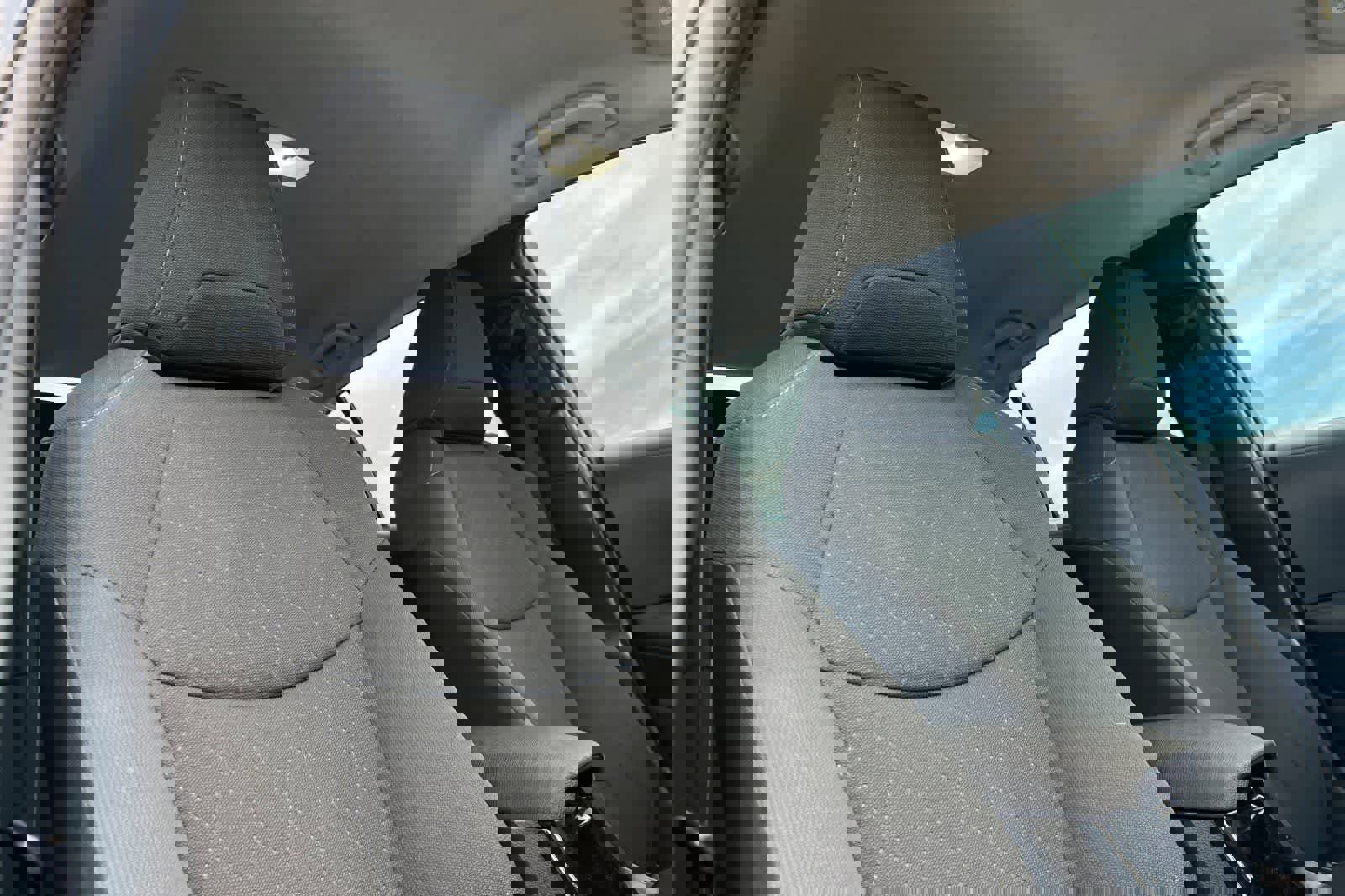 Used 2020 Toyota Corolla LE image 18