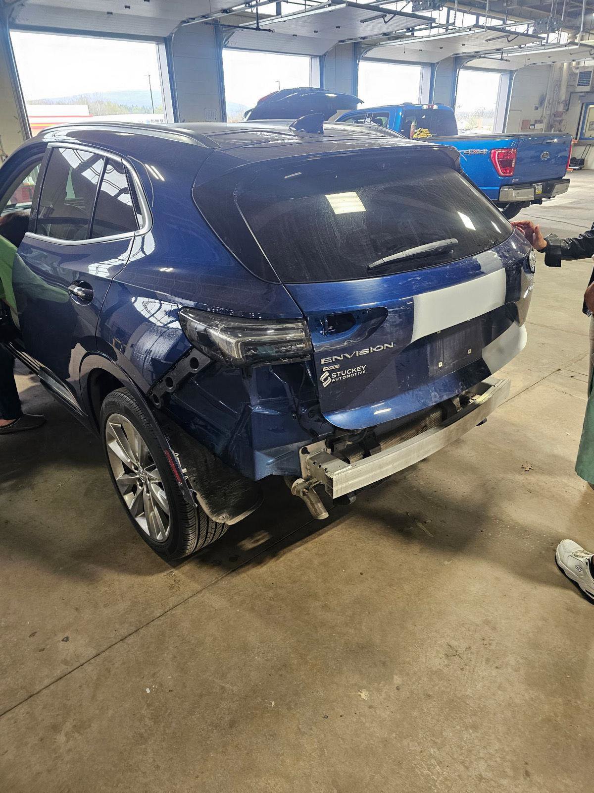 Used 2023 Buick Envision Avenir image 23