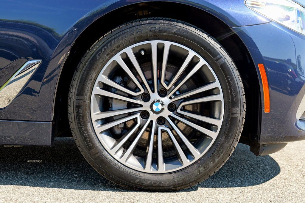 Used 2018 BMW 540i xDrive image 12