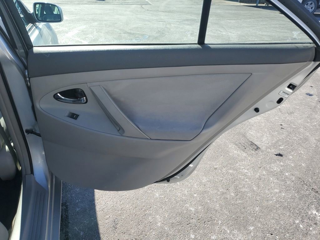 Used 2011 Toyota Camry LE image 26