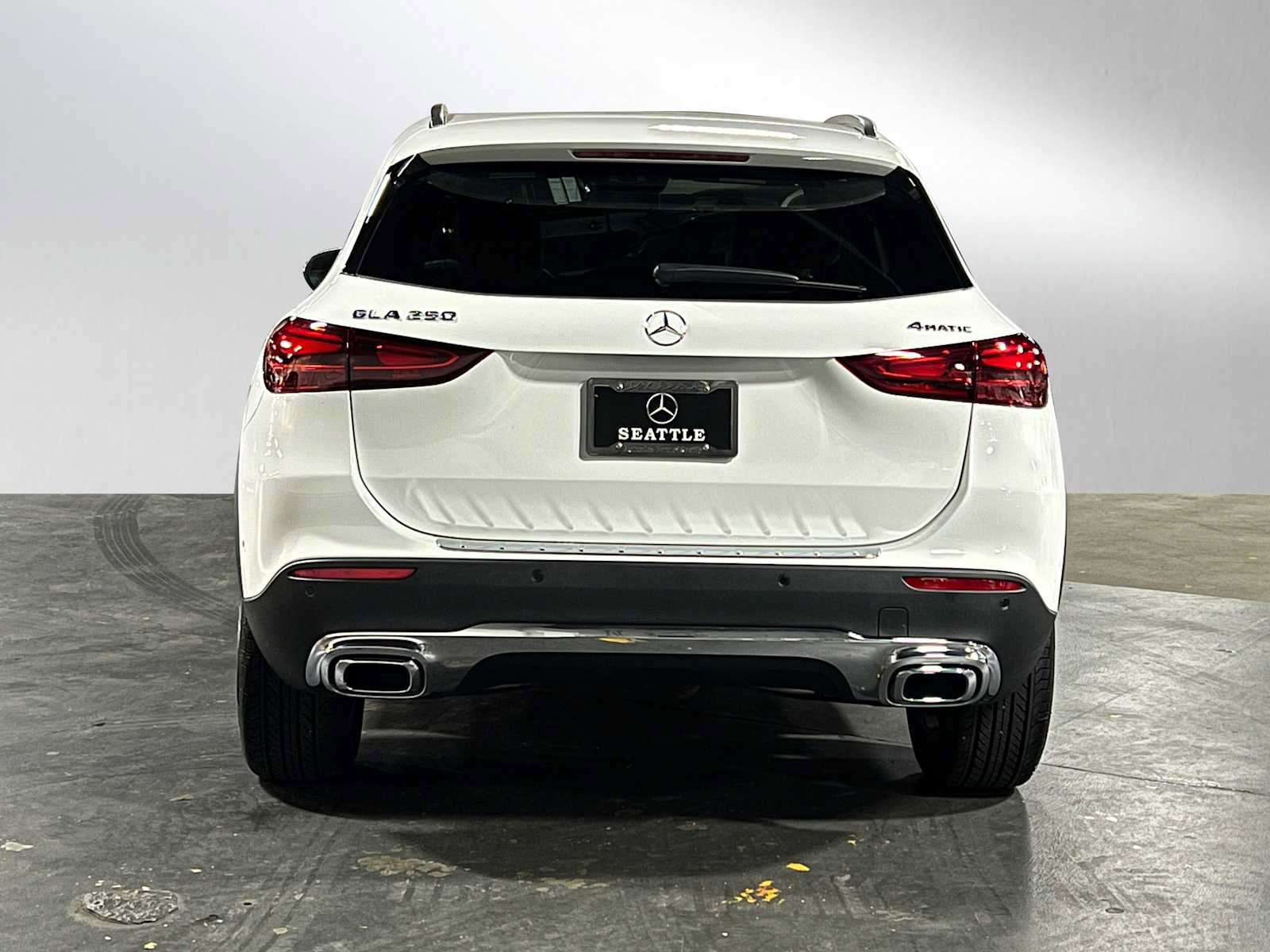 Used 2025 Mercedes-Benz GLA 250 4MATIC image 4