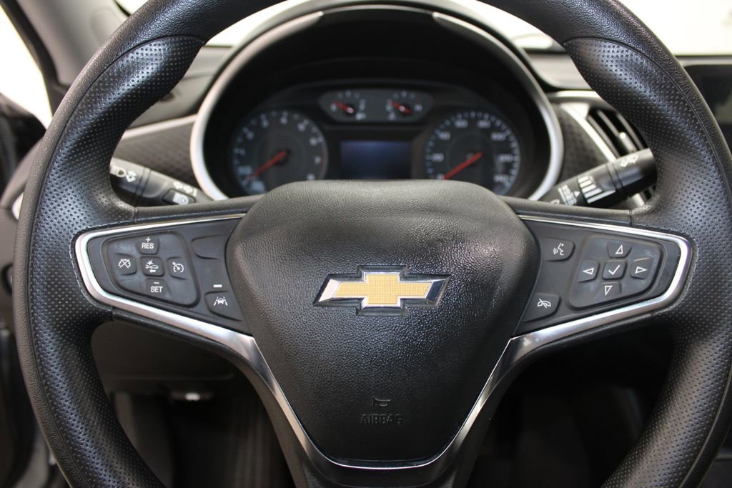 Used 2024 Chevrolet Malibu LT image 28