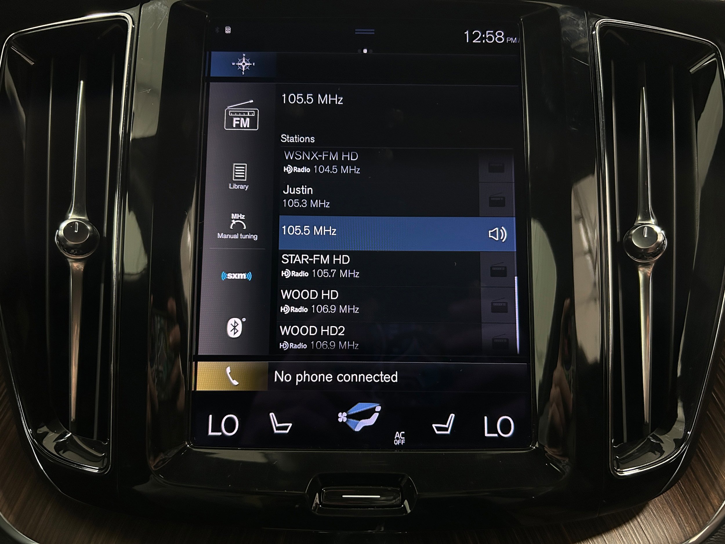 Used 2021 Volvo XC60 T5 Momentum w/ Premium Package image 6