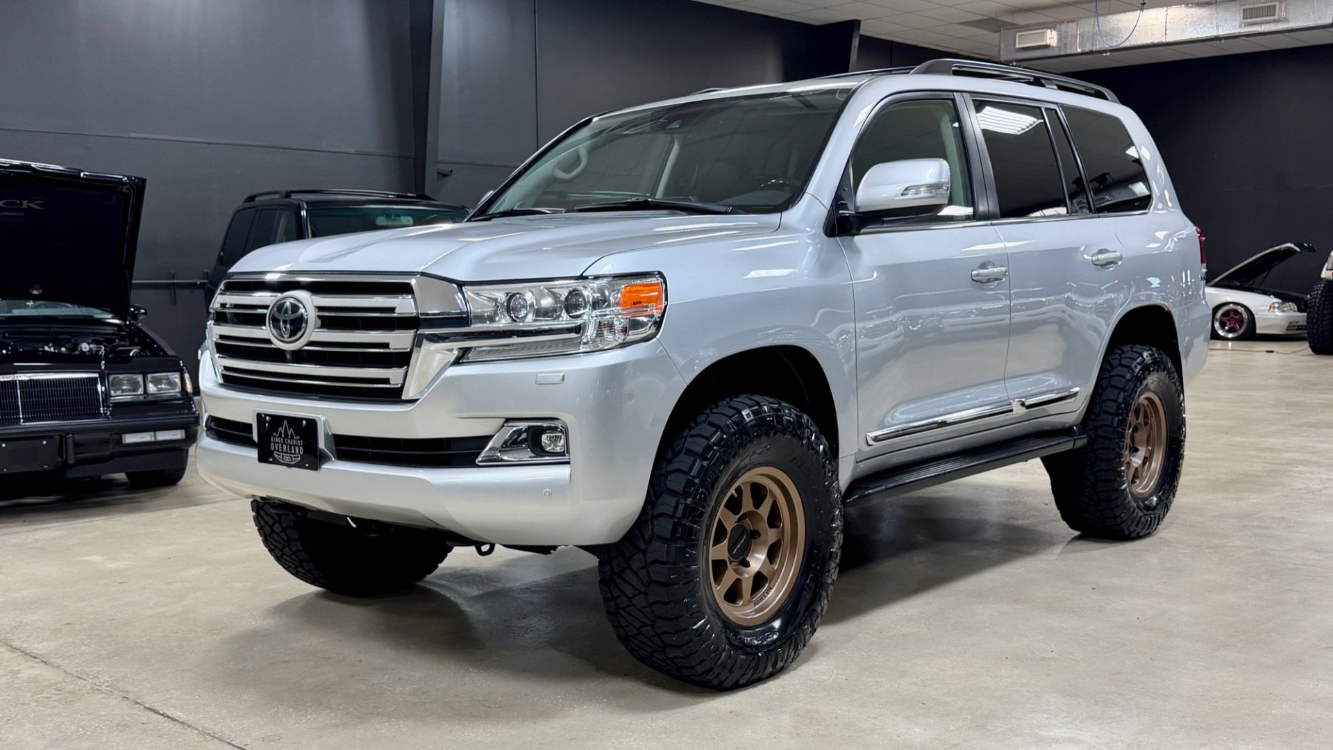 Used 2016 Toyota Land Cruiser AWD/4WD image 20