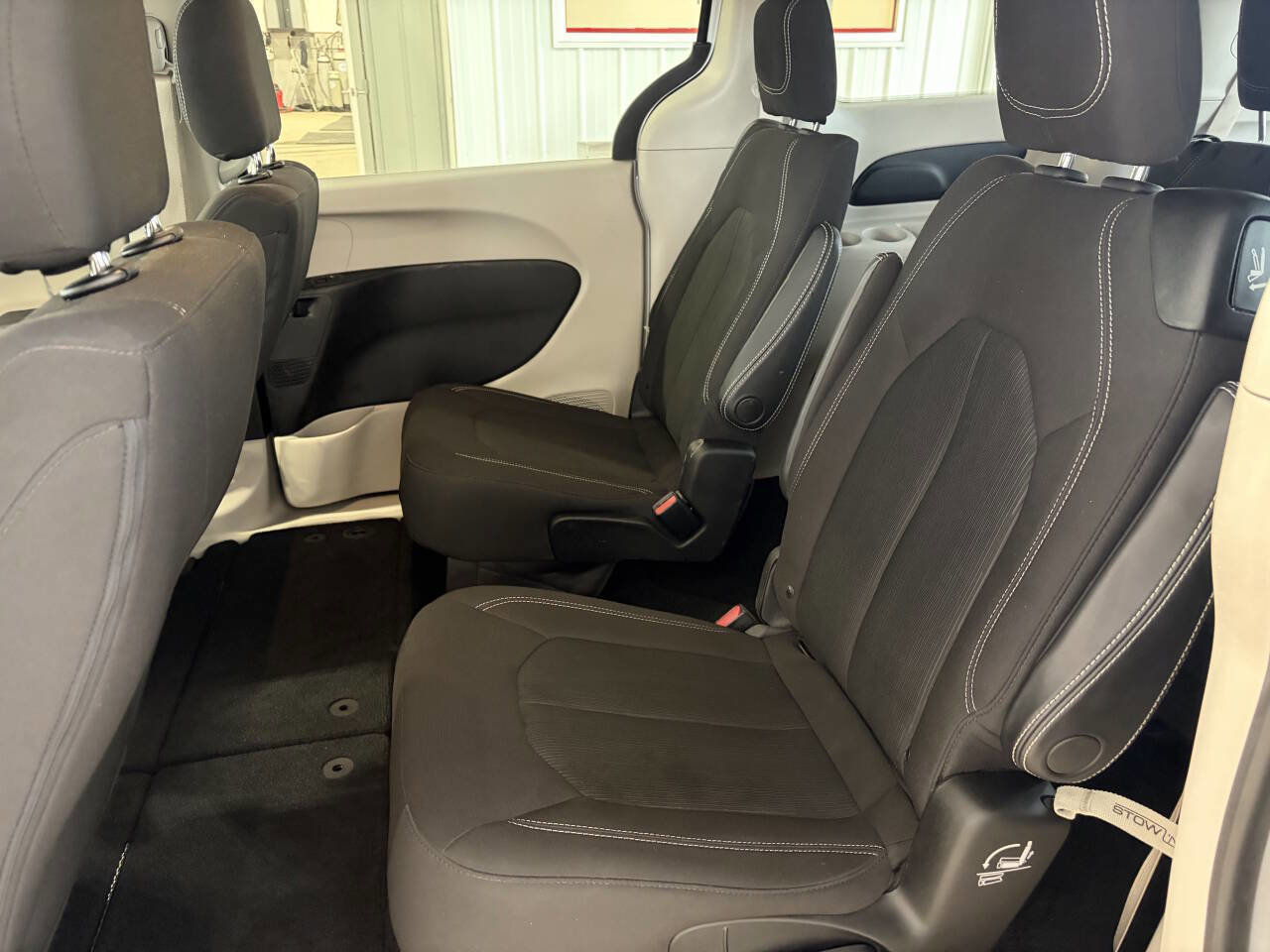 Used 2021 Chrysler Voyager LX image 22