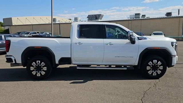 Used 2024 GMC Sierra 3500 Denali w/ Denali Reserve Package AWD/4WD image 9