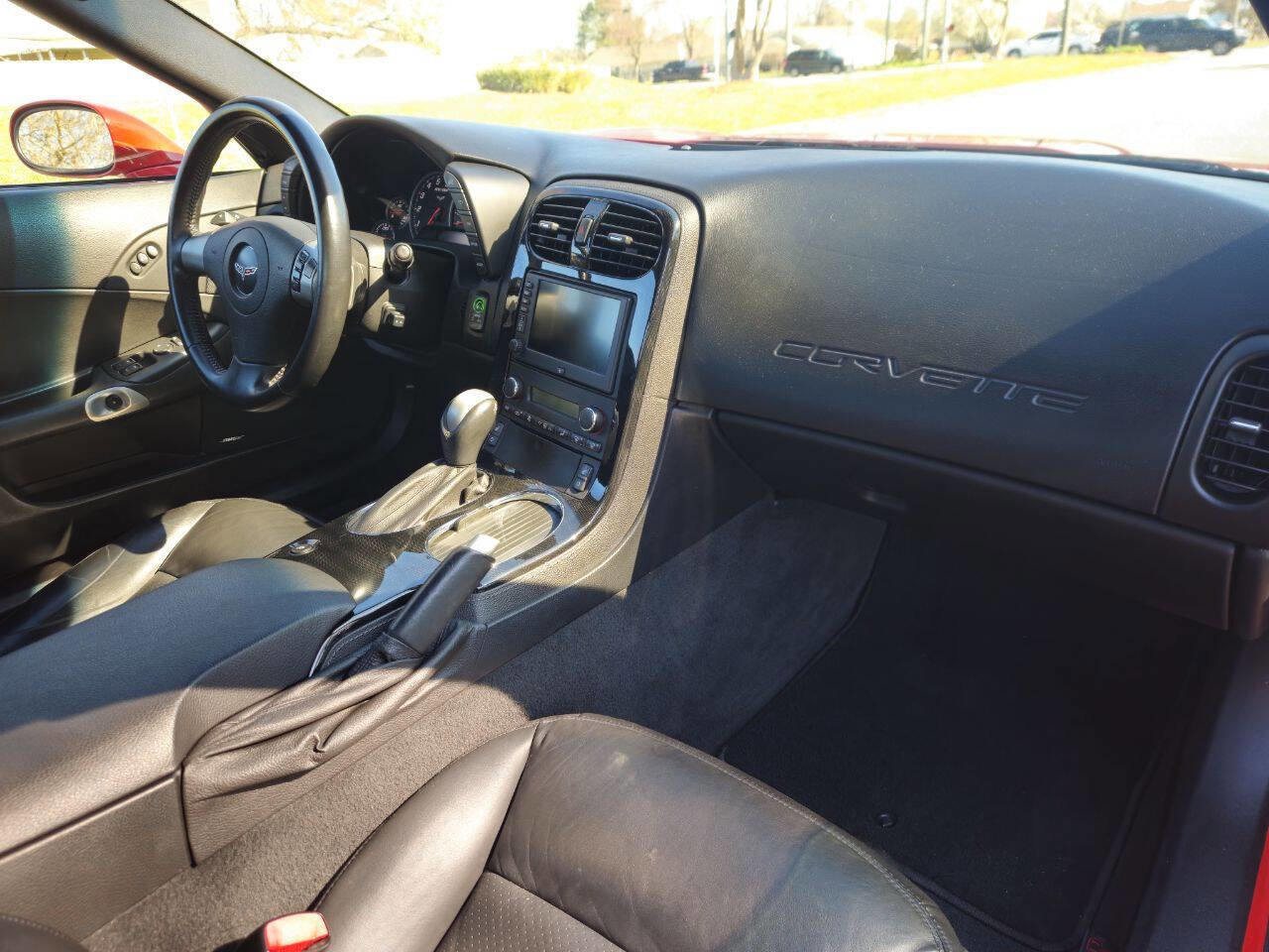 Used 2008 Chevrolet Corvette Base 2dr Convertible w/ Preferred Equipment Group image 19