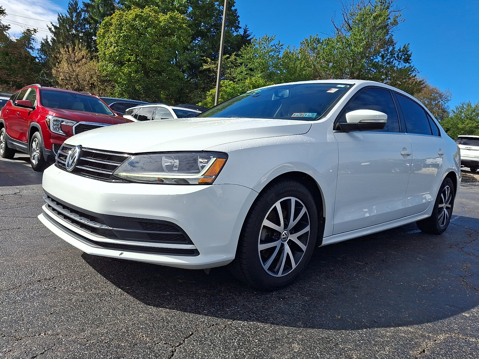 Used 2017 Volkswagen Jetta SE FWD image 3