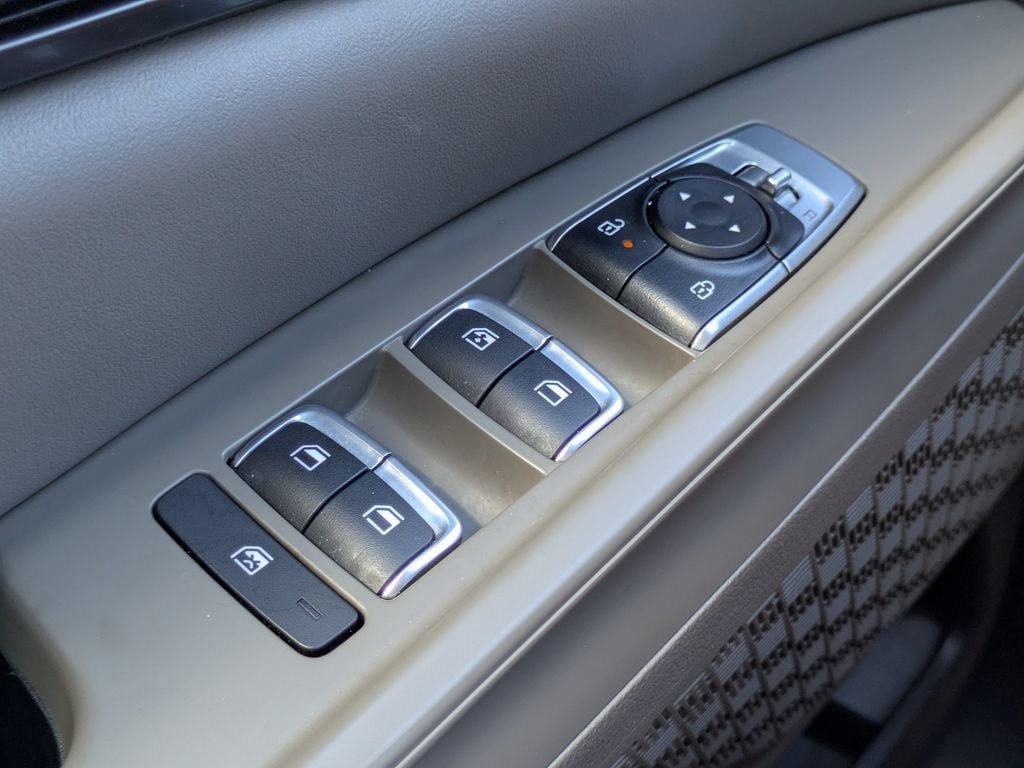 Used 2026 Kia Carnival LXS FWD image 24