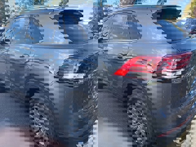 Used 2022 Volkswagen Atlas Cross Sport SE w/ Panoramic Sunroof Package image 7