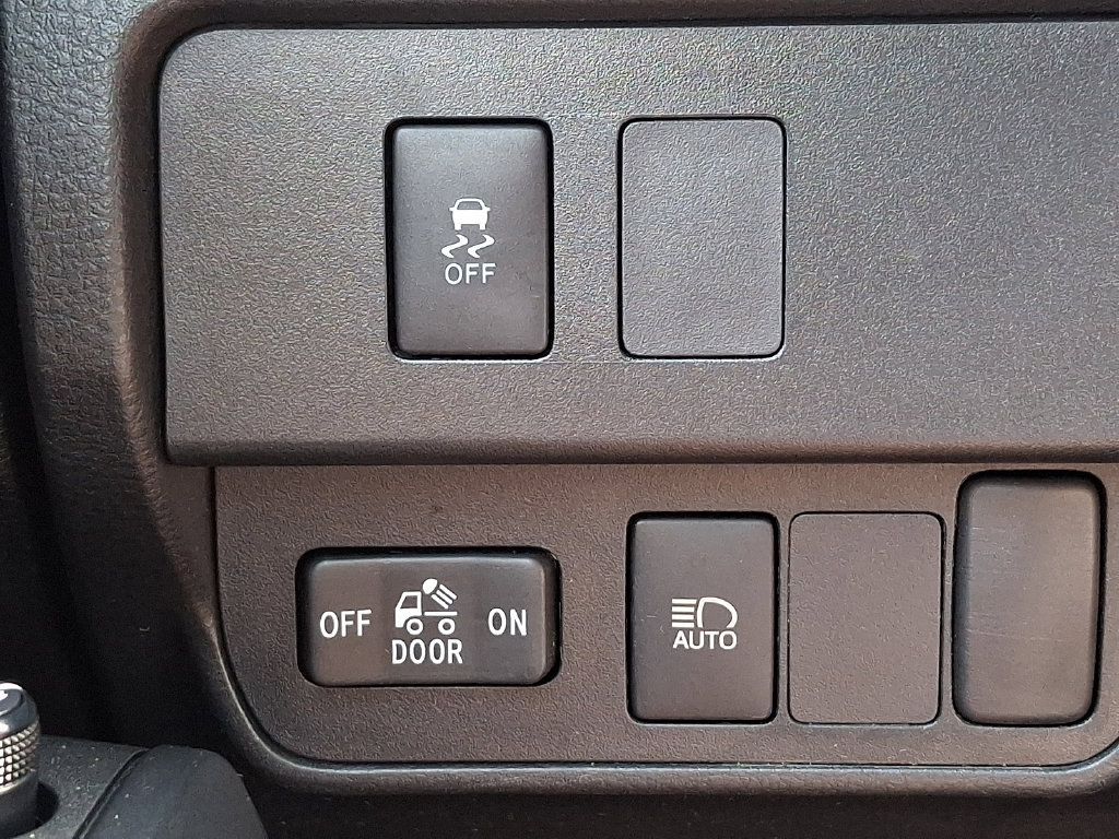 Used 2022 Toyota Tacoma SR w/ SR Convenience Package RWD image 25