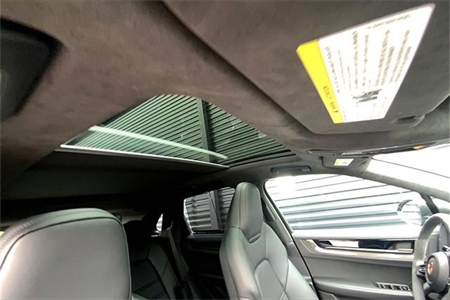 New 2026 Porsche Cayenne GTS image 32