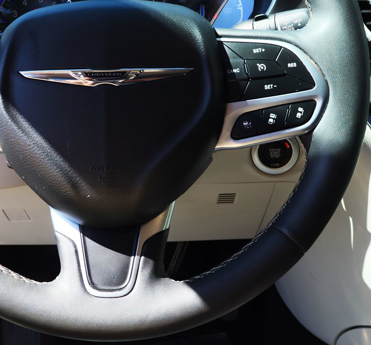 Used 2024 Chrysler Pacifica Touring-L FWD image 62