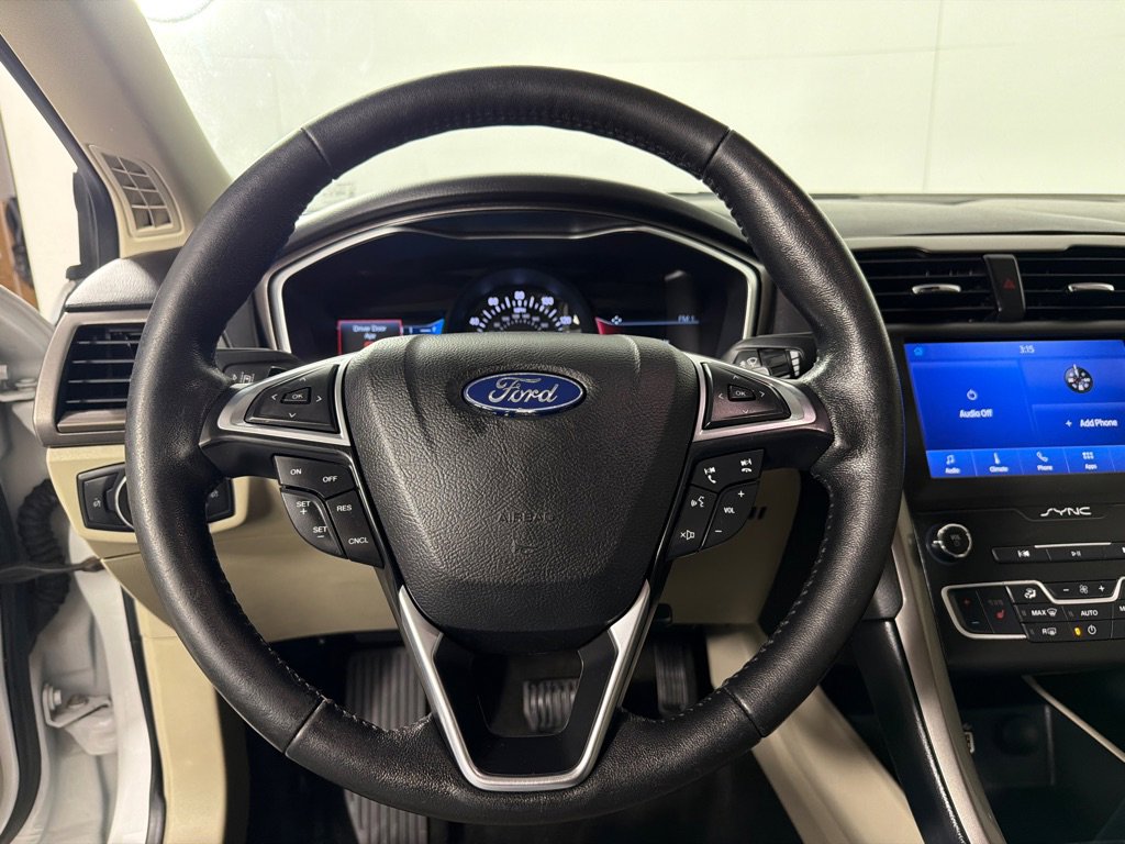 Used 2019 Ford Fusion SEL FWD image 15