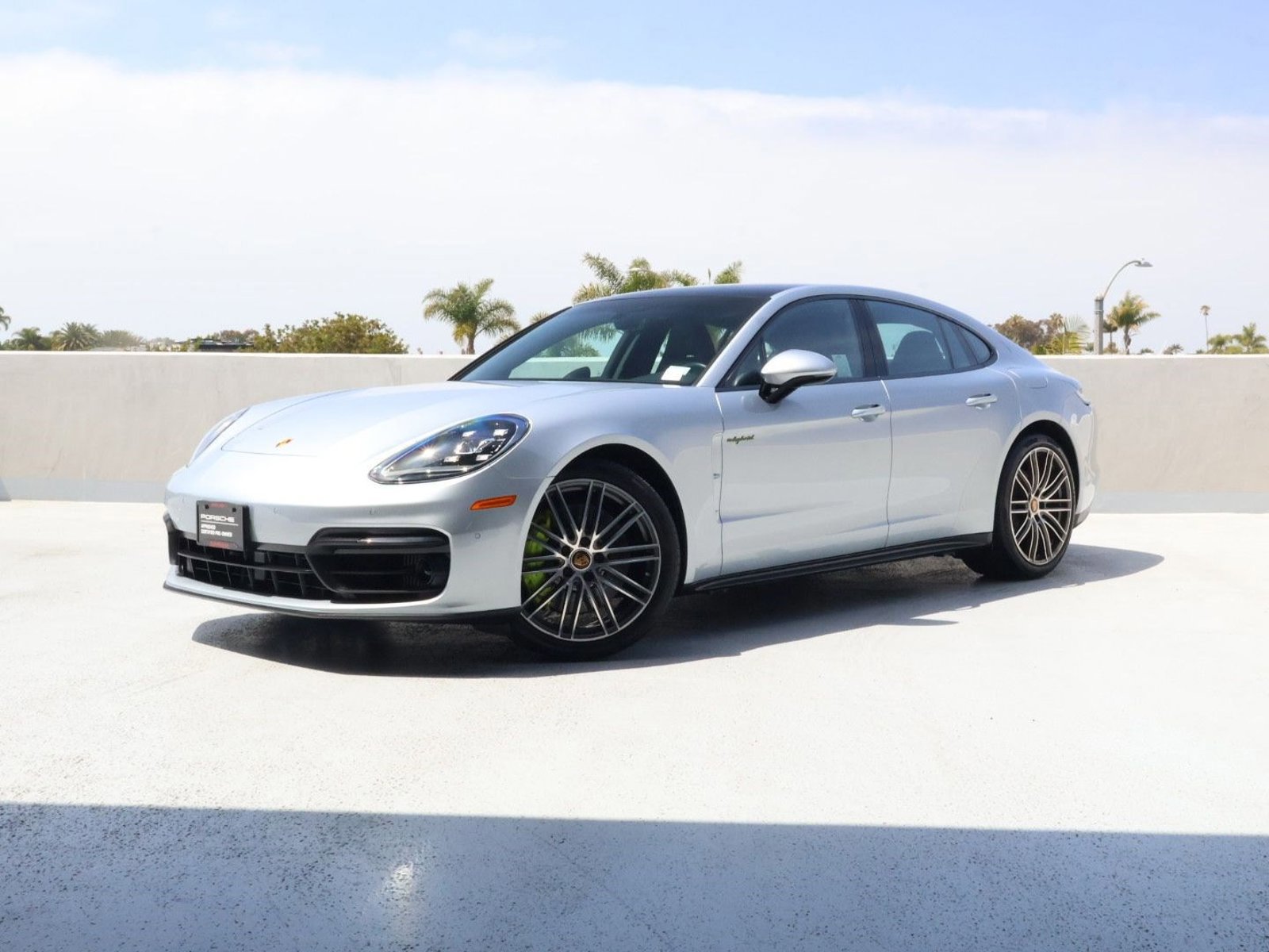 Certified 2023 Porsche Panamera 4 Platinum Edition AWD/4WD image 1