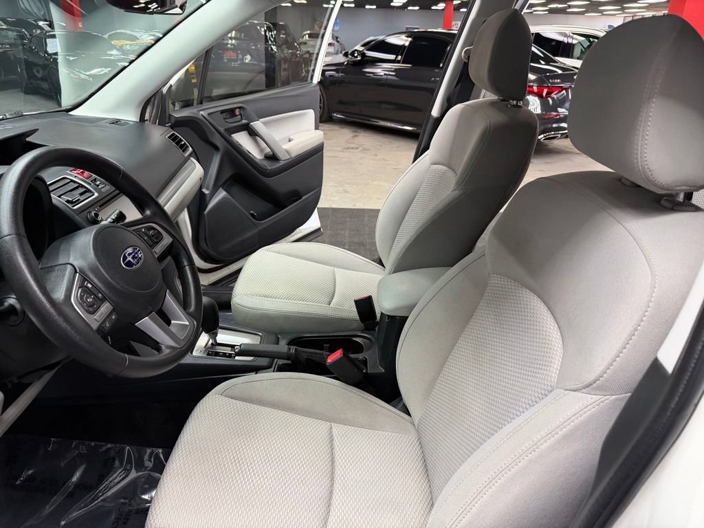 Used 2018 Subaru Forester 2.5i AWD/4WD image 32