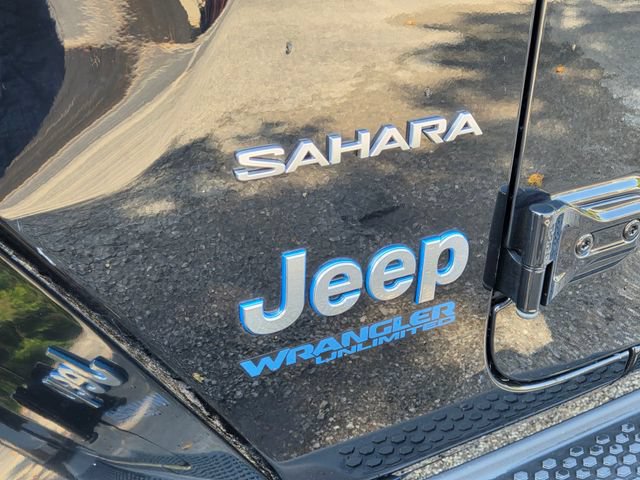 Used 2022 Jeep Wrangler Unlimited Sahara w/ Cold Weather Group AWD/4WD image 32