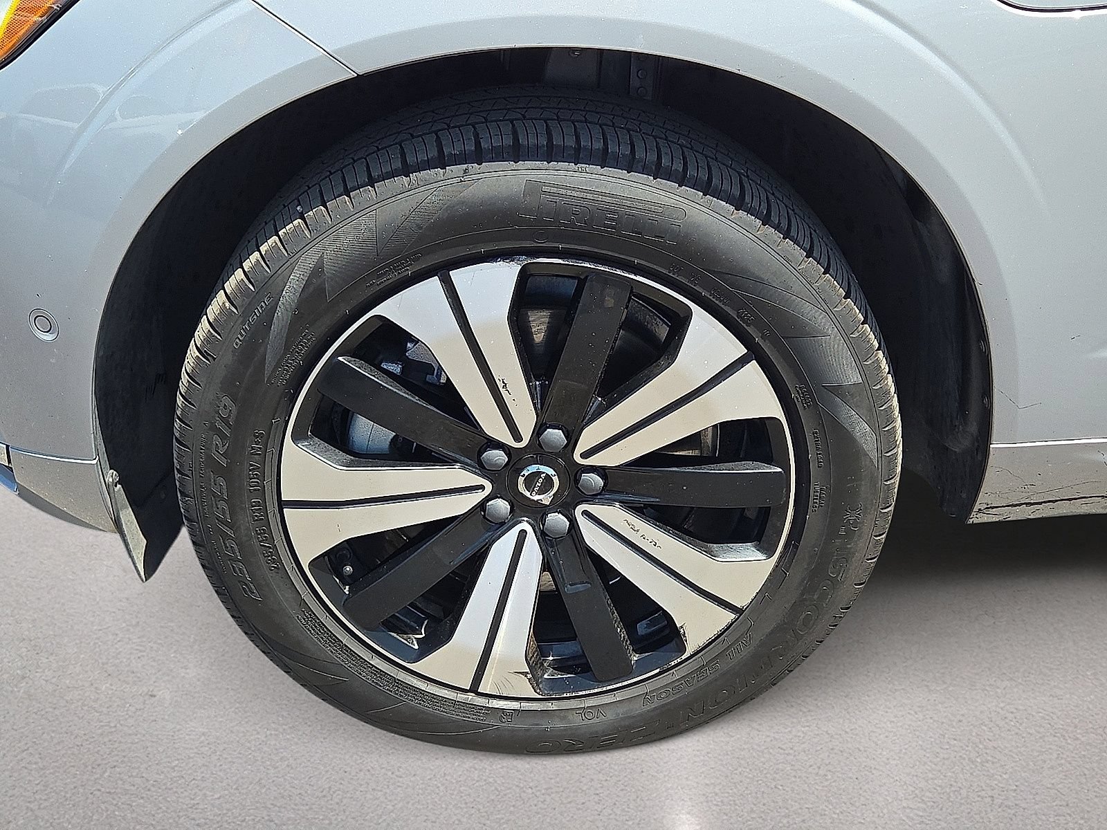 Used 2023 Volvo XC60 T8 Plus AWD/4WD image 11