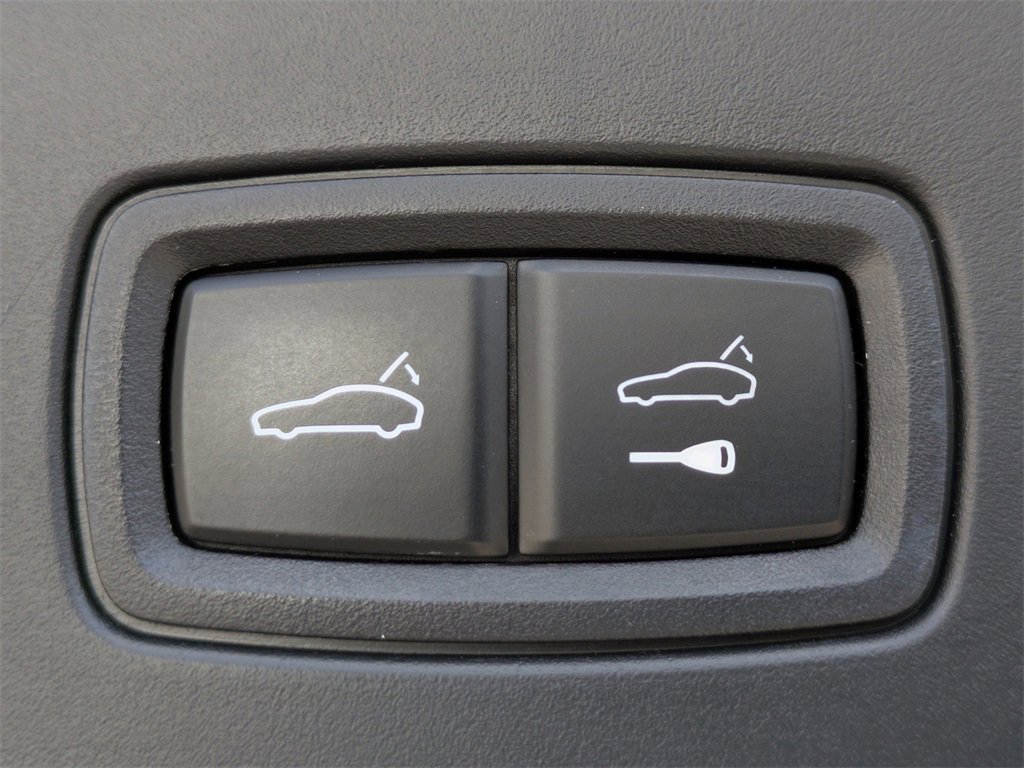 Used 2018 Porsche Panamera 4 image 14