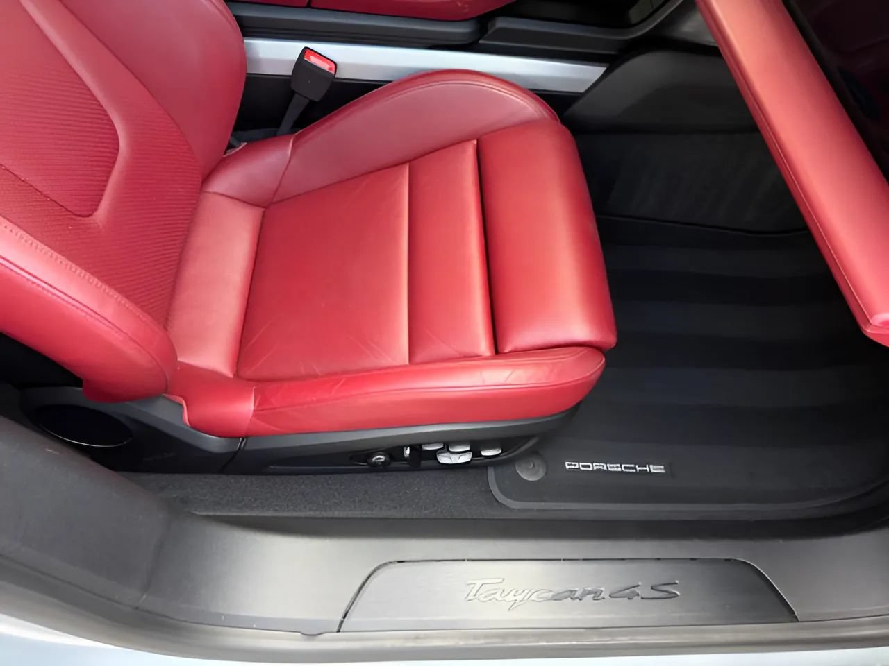 Used 2020 Porsche Taycan 4S AWD/4WD image 26