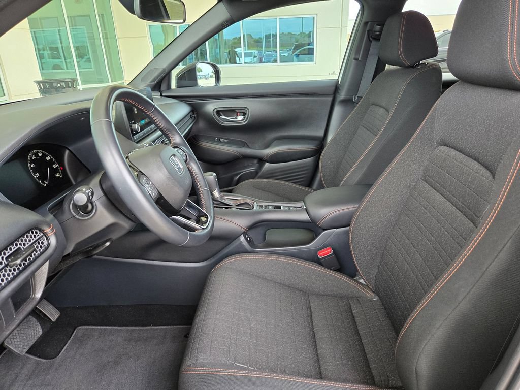 Certified 2025 Honda HR-V Sport image 9