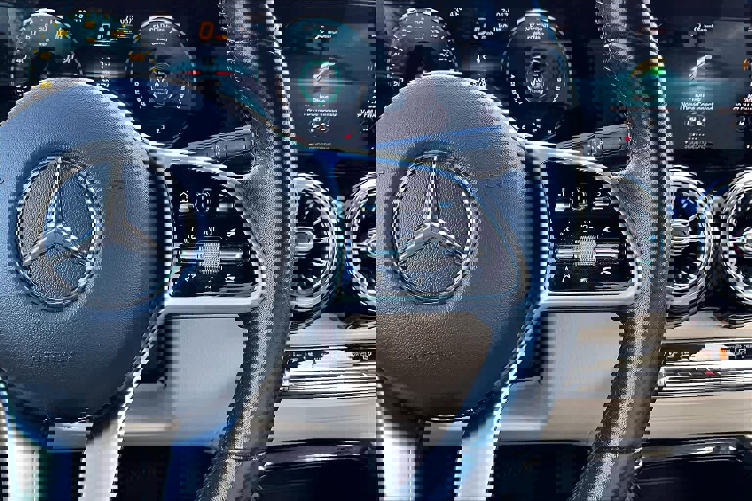 Used 2020 Mercedes-Benz GLB 250 GLB 250 w/ Premium Package image 25