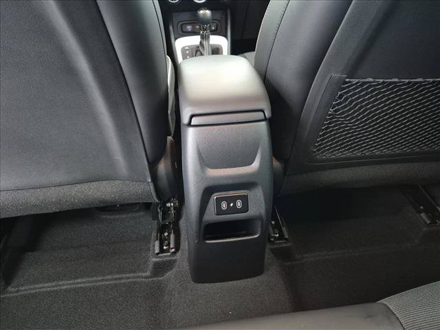 Certified 2025 Hyundai Venue Limited FWD image 18