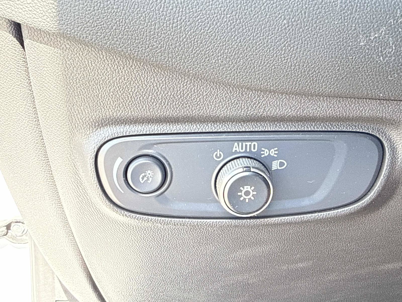 Used 2024 Chevrolet Equinox LS FWD image 29