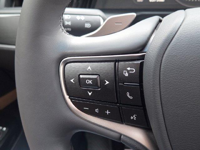 Used 2025 Lexus ES 350 w/ Accessory Package (Z1) FWD image 19