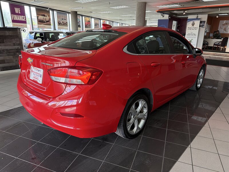 Used 2019 Chevrolet Cruze Premier FWD image 6