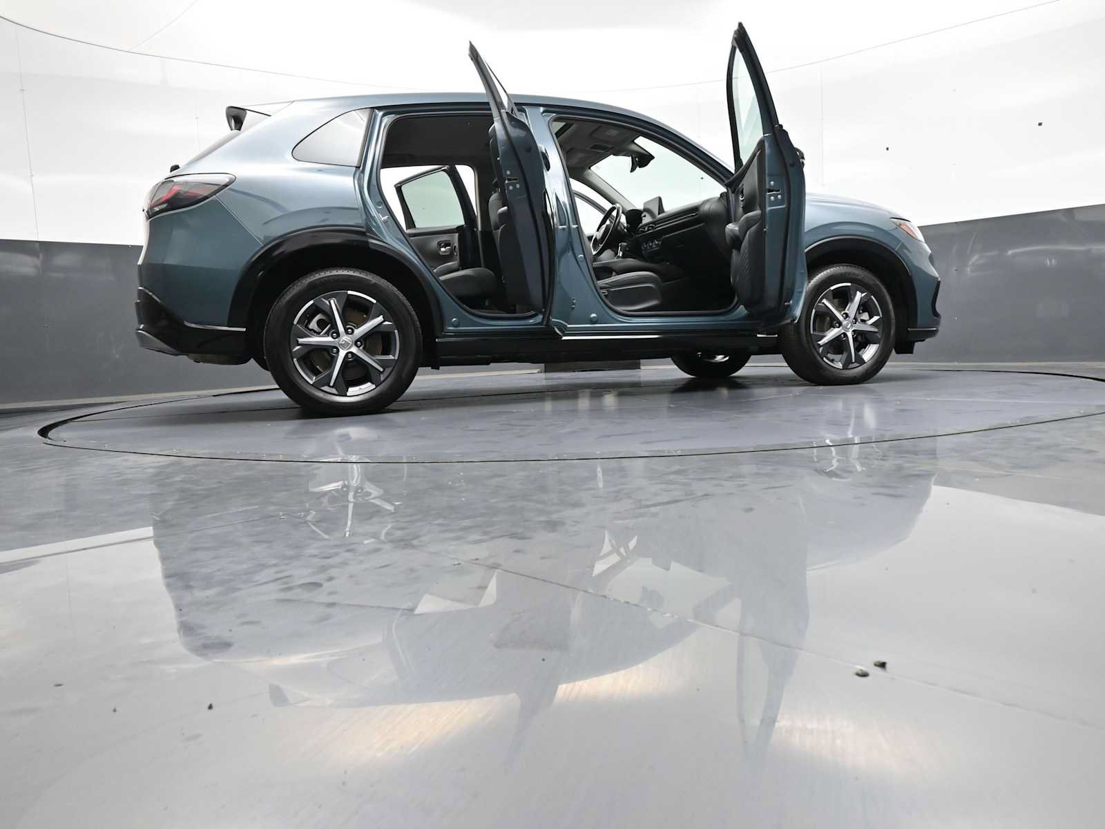 Used 2024 Honda HR-V EX-L image 46