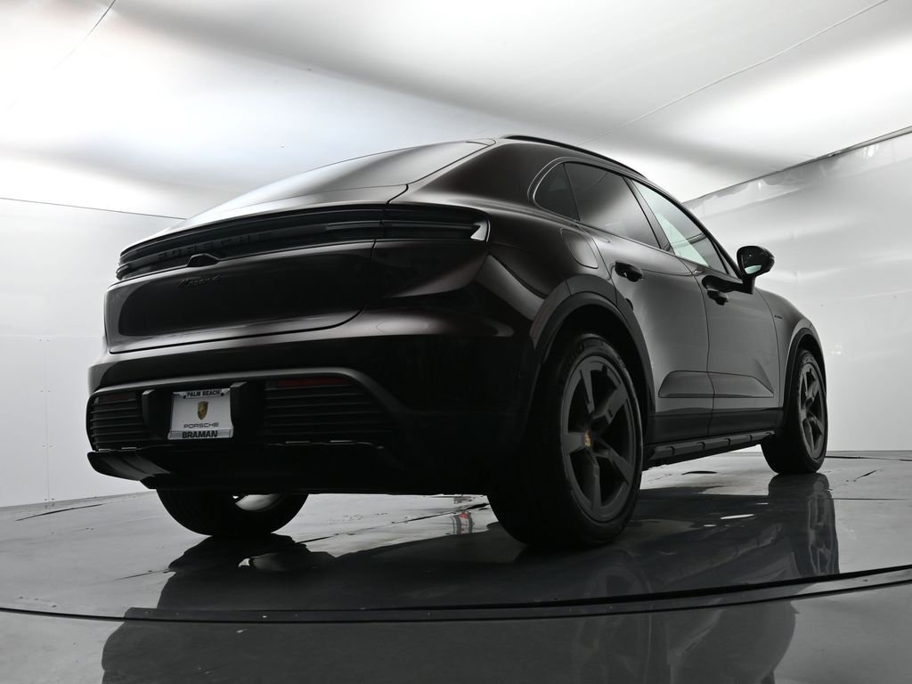 Certified 2025 Porsche Macan 4 Electric image 51