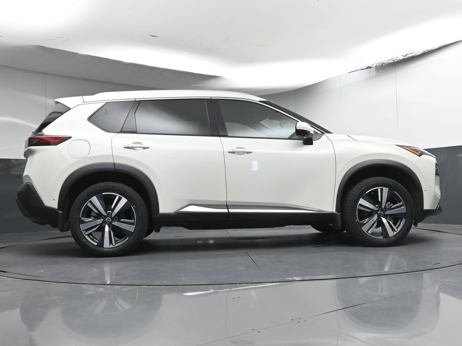 Certified 2023 Nissan Rogue SL w/ SL Premium Package AWD/4WD image 28