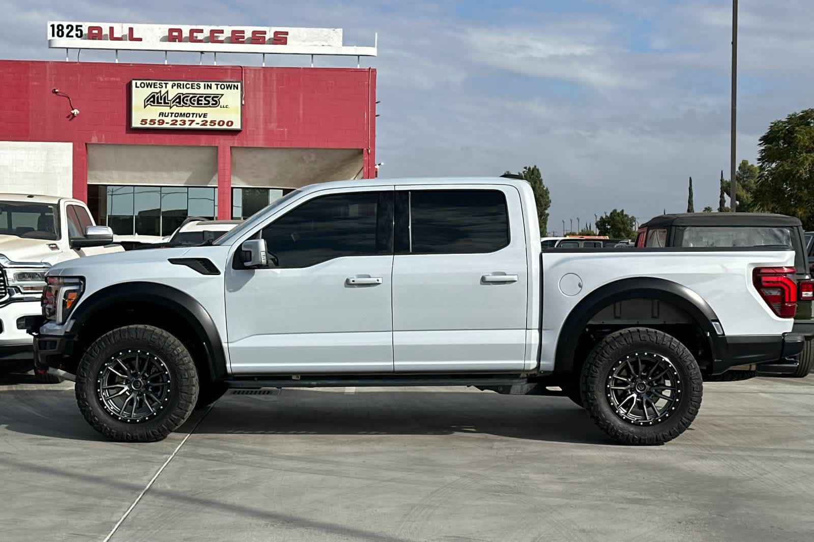 Used 2025 Ford F150 Raptor w/ Equipment Group 803A Raptor R AWD/4WD image 6