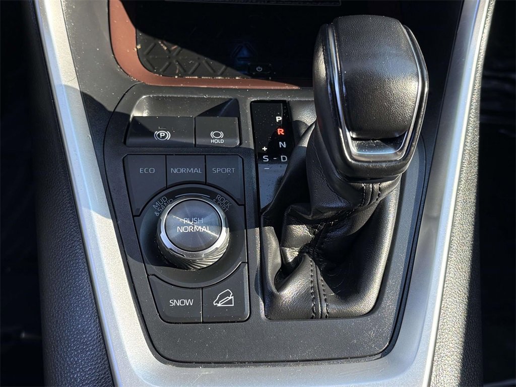 Used 2021 Toyota RAV4 Limited image 23