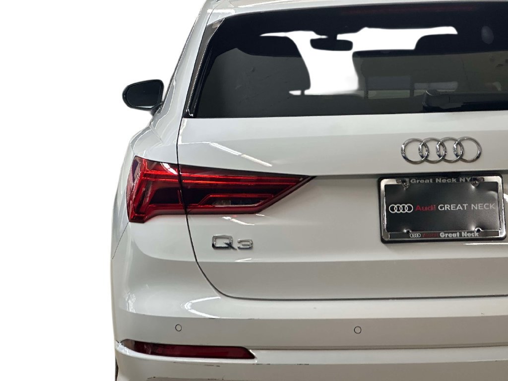 Used 2023 Audi Q3 2.0T Premium w/ Convenience Package AWD/4WD image 12