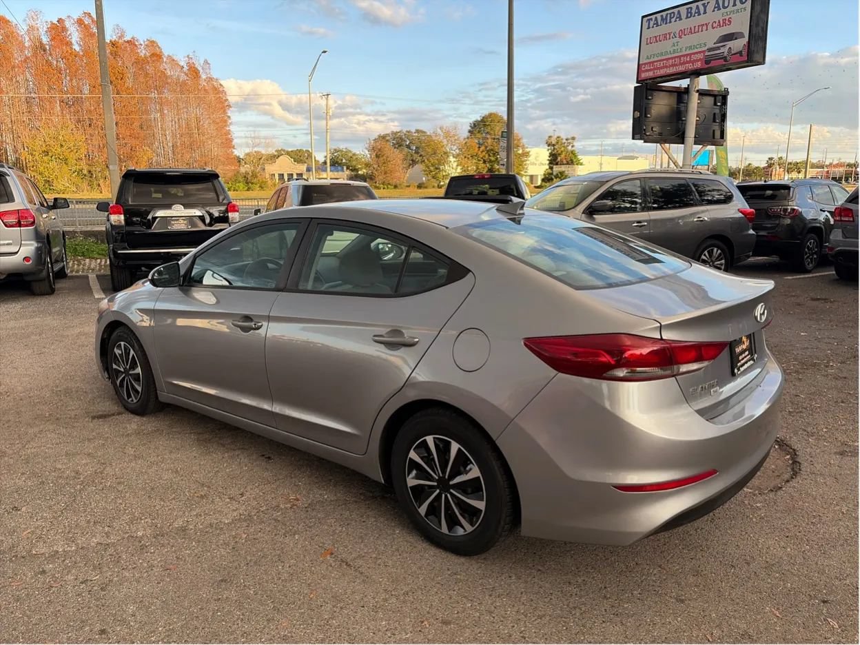 Used 2017 Hyundai Elantra SE FWD image 7