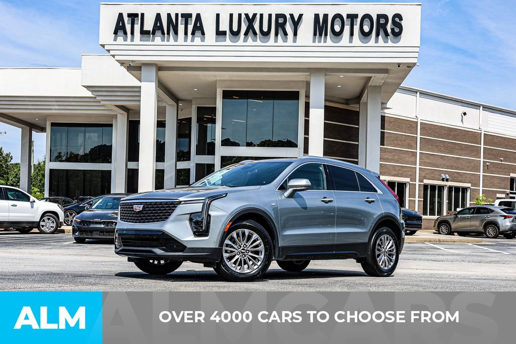 Used 2025 Cadillac XT4 Premium Luxury FWD image 3