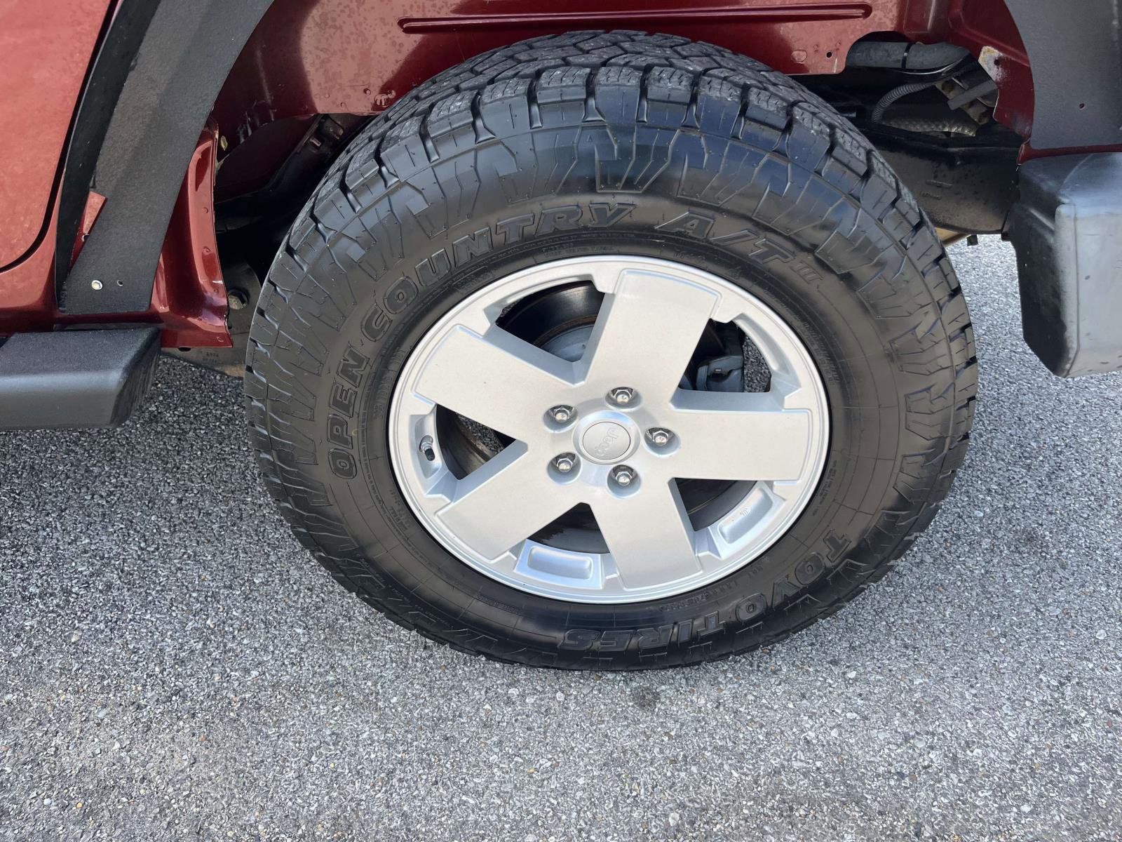 Used 2008 Jeep Wrangler Unlimited Sahara w/ Dual Top Group RWD image 6