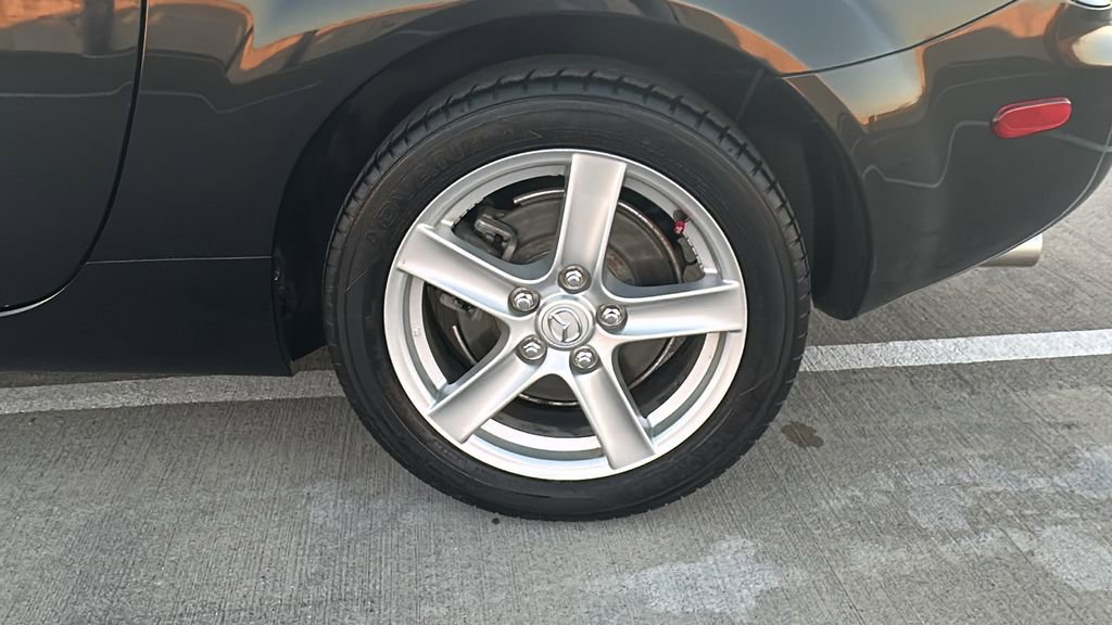 Used 2006 MAZDA MX-5 Miata Touring image 19
