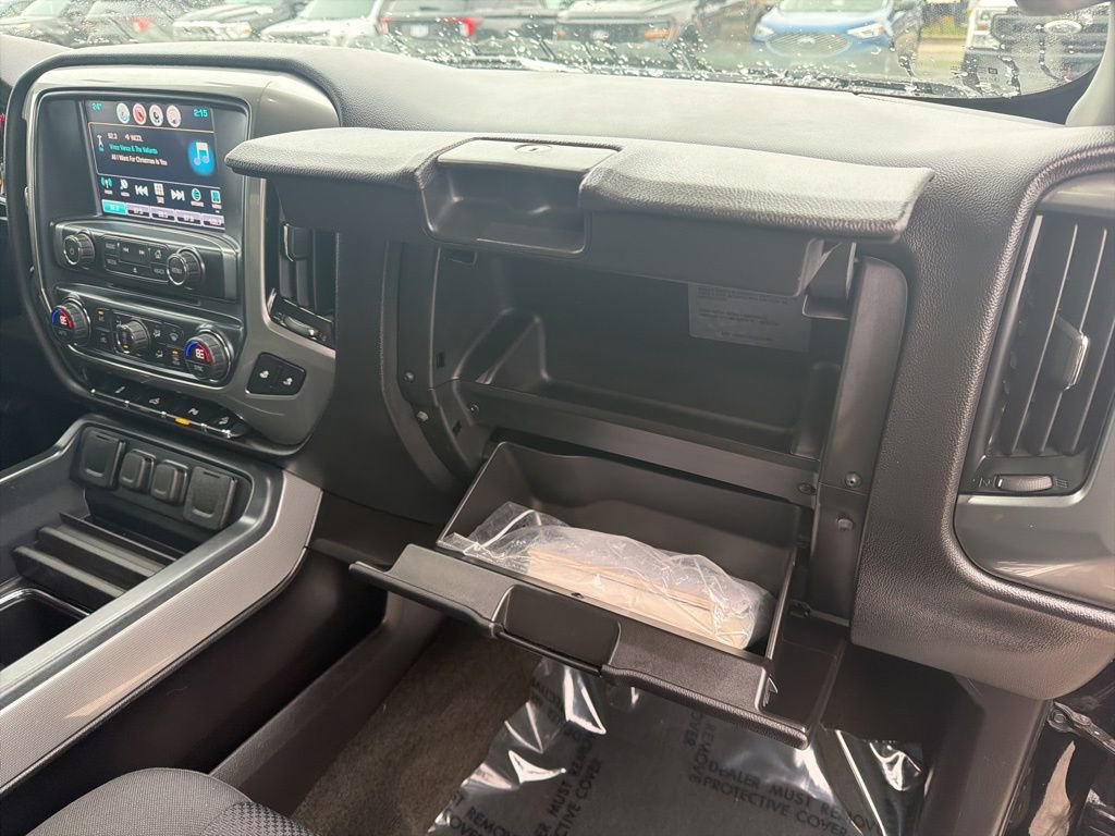 Used 2018 Chevrolet Silverado 1500 LT w/ Midnight Edition image 31