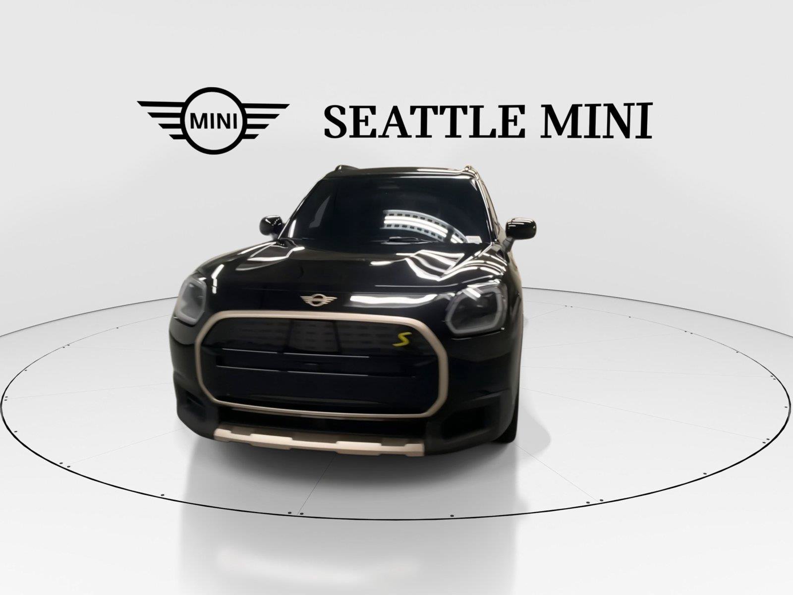 Used 2025 MINI Cooper Countryman SE w/ Comfort Package Max AWD/4WD image 3