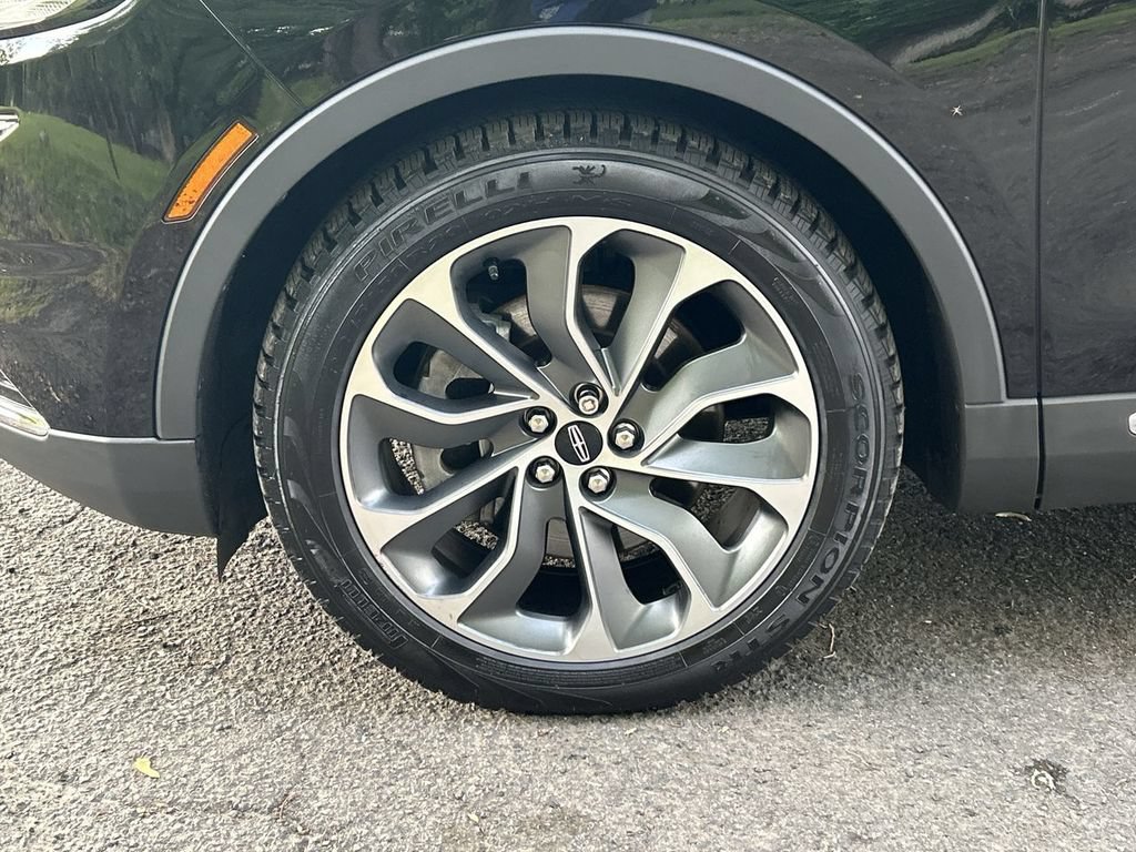 Used 2023 Lincoln Nautilus Reserve AWD/4WD image 10